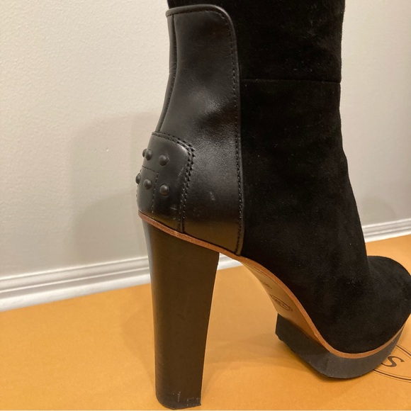 Tod’s Tall Suede boots - Picture 8 of 16